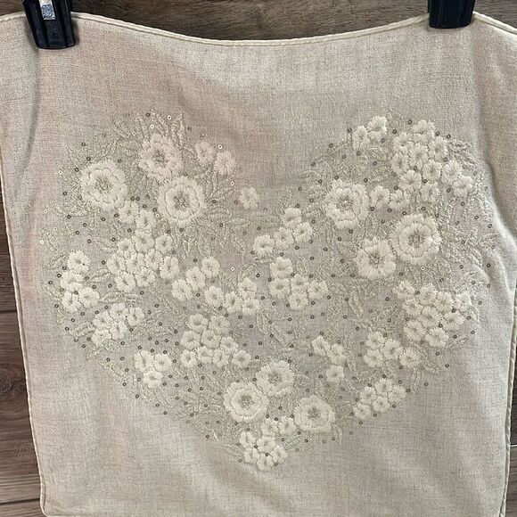 Embroidered Heart Floral Linen Blend Pillow Cover Embellished Metallic 15x15 - Picture 4 of 9